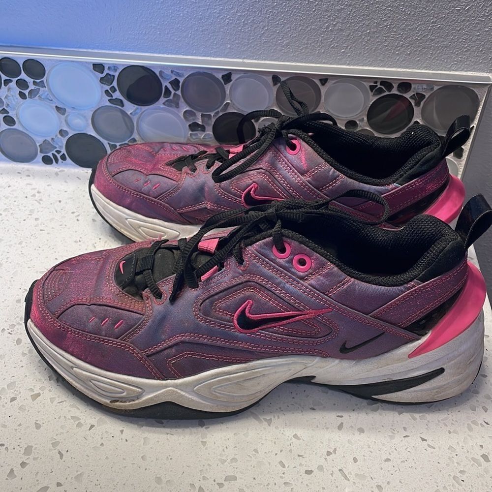 NIKE woman’s iridescent pink tennis shoes - Picture 4 of 10